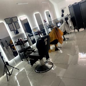 همکار ارایشگر