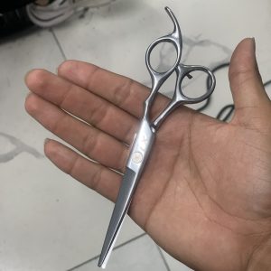 دوعدد قیچی کات ویک عدد پیتاژ