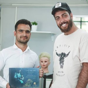 آموزش صفر تا صد آرایشگری در دوماه