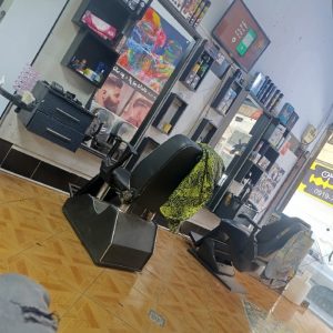 نیازمند آرایشگر آقا حرفه ای