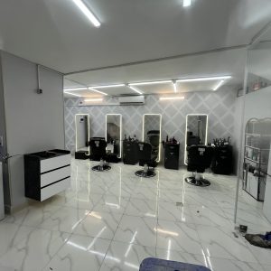 نیازمند دستیار و کاراموز