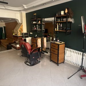 اجاره صندلی به آرایشگر با مشتری